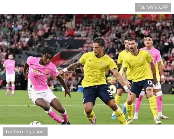 维罗纳进攻火力全开，新赛季状态回暖展现强大进攻潜力