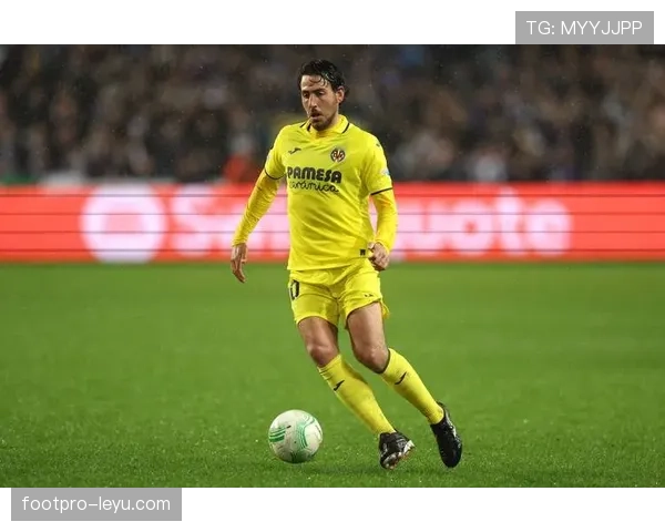 布斯克茨退役开启新篇章，西甲传奇中场未来动向引关注