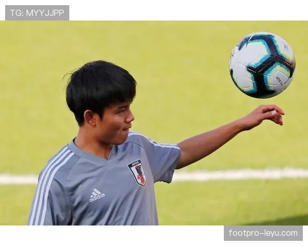 久保建英遭遇种族歧视事件引发足坛呼吁加强反歧视措施