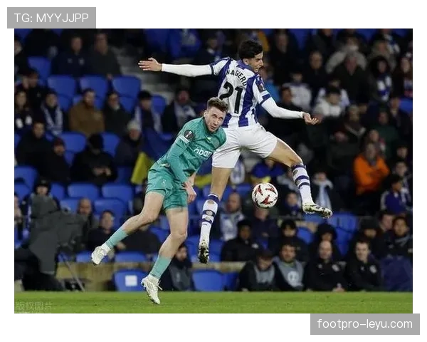 鲁本·迪亚斯防守站位表现稳健，近期比赛持续展现清晰的后防指挥能力