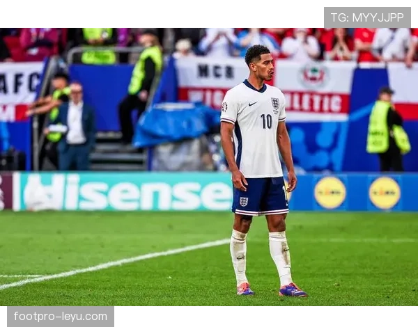 从欧洲杯点球阴影到核心领袖:萨卡的成长与重生 从欧洲杯点球阴影到核心领袖:萨卡的成长与重生