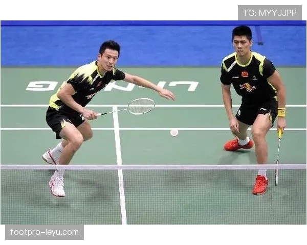 傅海峰退役后住广州豪宅，每天五点起床遛弯像在拍偶像剧